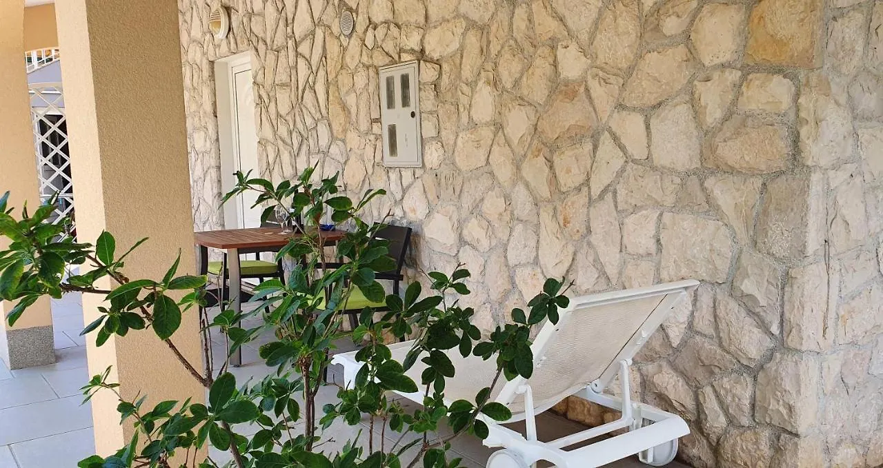 Apartment-Studio-Ginkgo-A1 Banjole Croatia